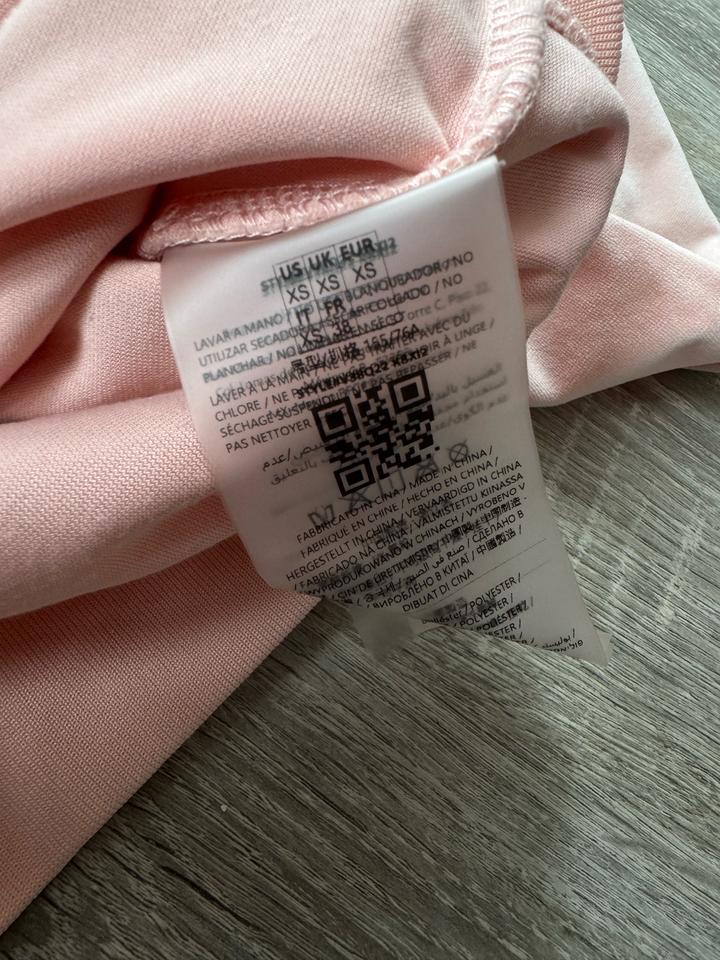 Розовая двойка от Guess