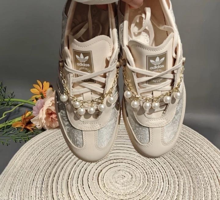 Кроссовки Adidas