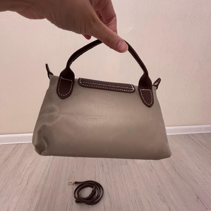 Мини-сумка Longchamp из нейлона с длинным ремешком