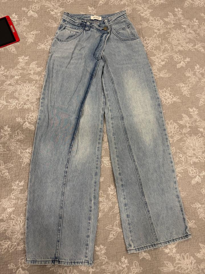 Женские джинсы