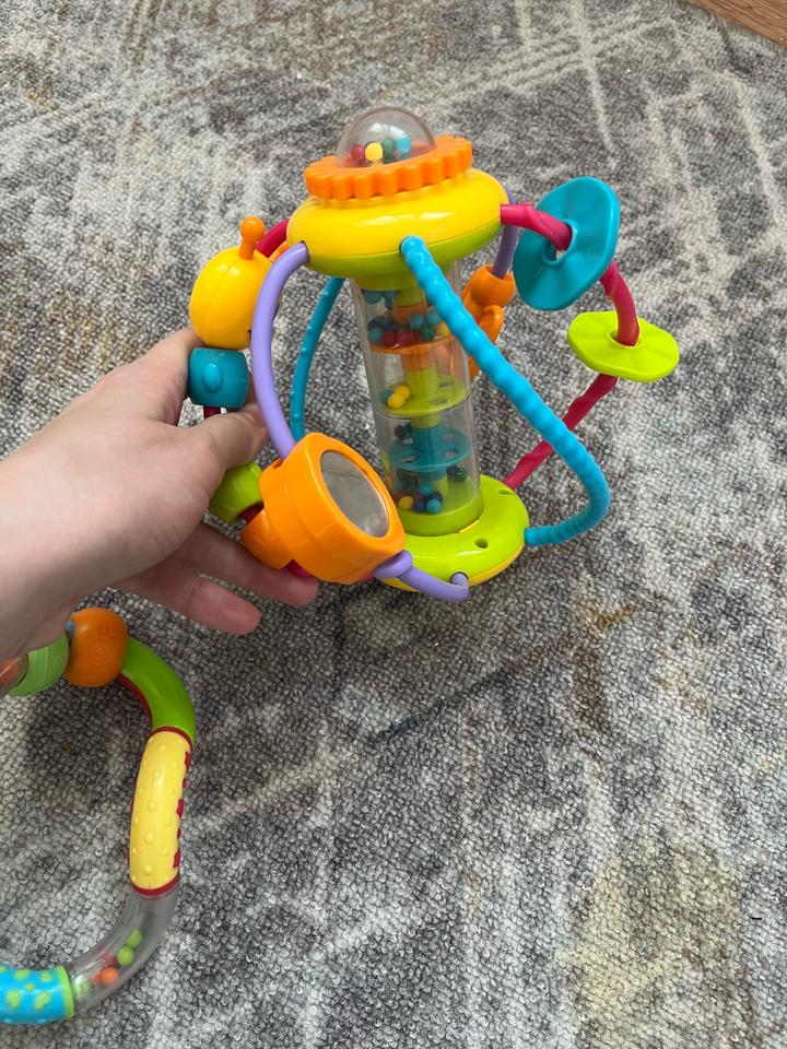 Игрушки с детского мира
