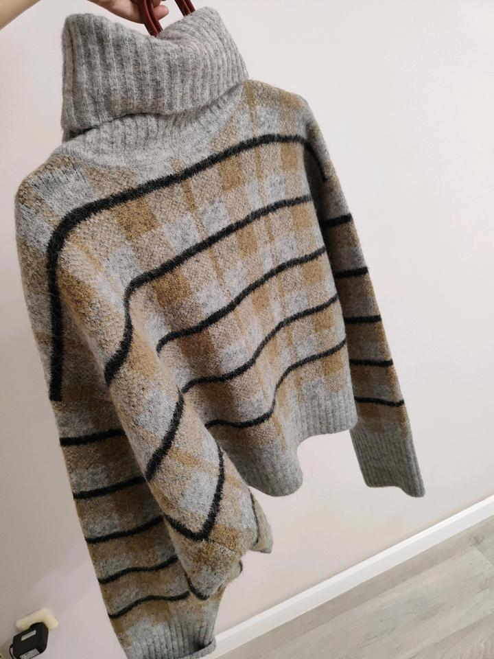 Свитер укороченный Zara