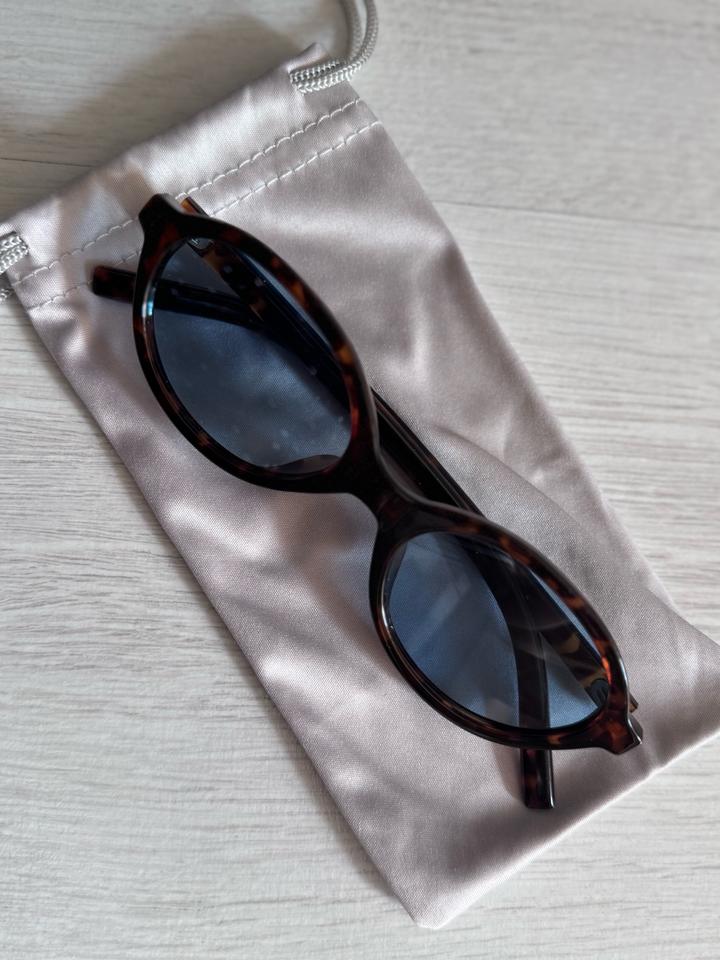 Солнцезащитные очки овальные однотонные