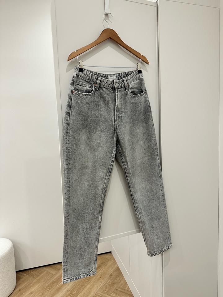 Джинсы Bershka