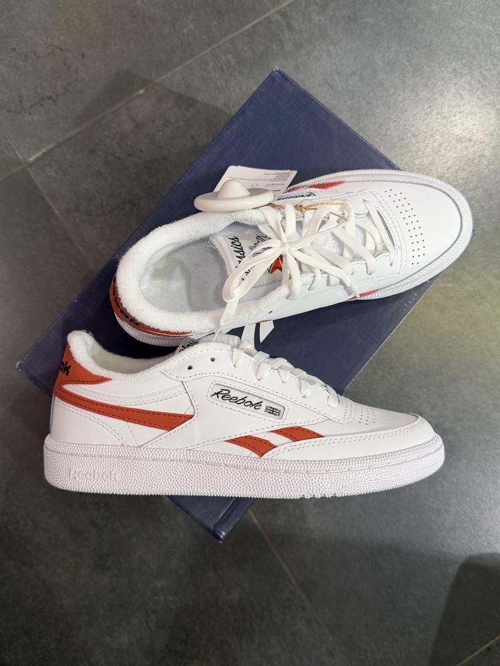 Женские кроссовки Reebok