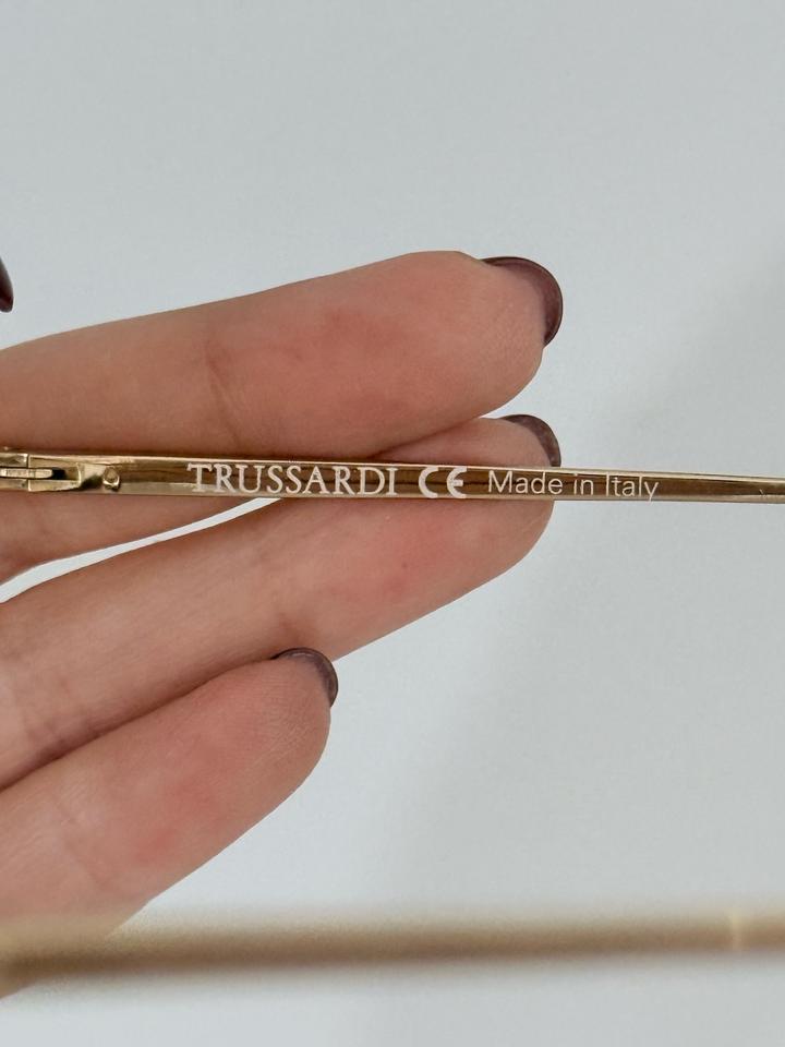 Очки солнцезащитные Trussardi