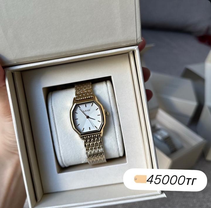 Женские часы от бренда Burker