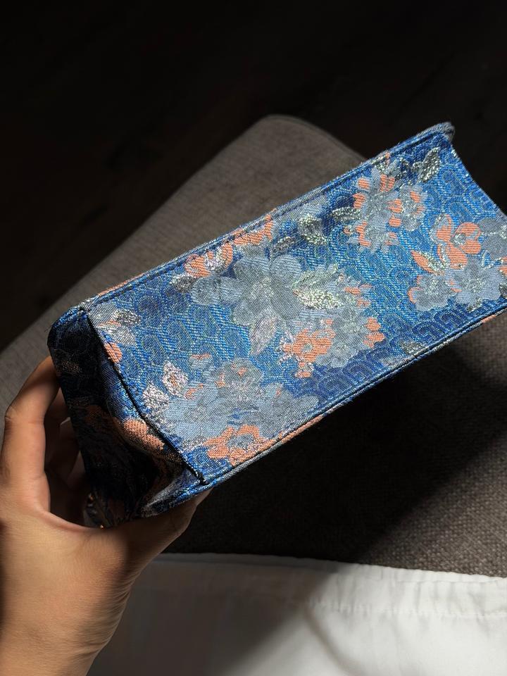 сумочка от бренда Furla