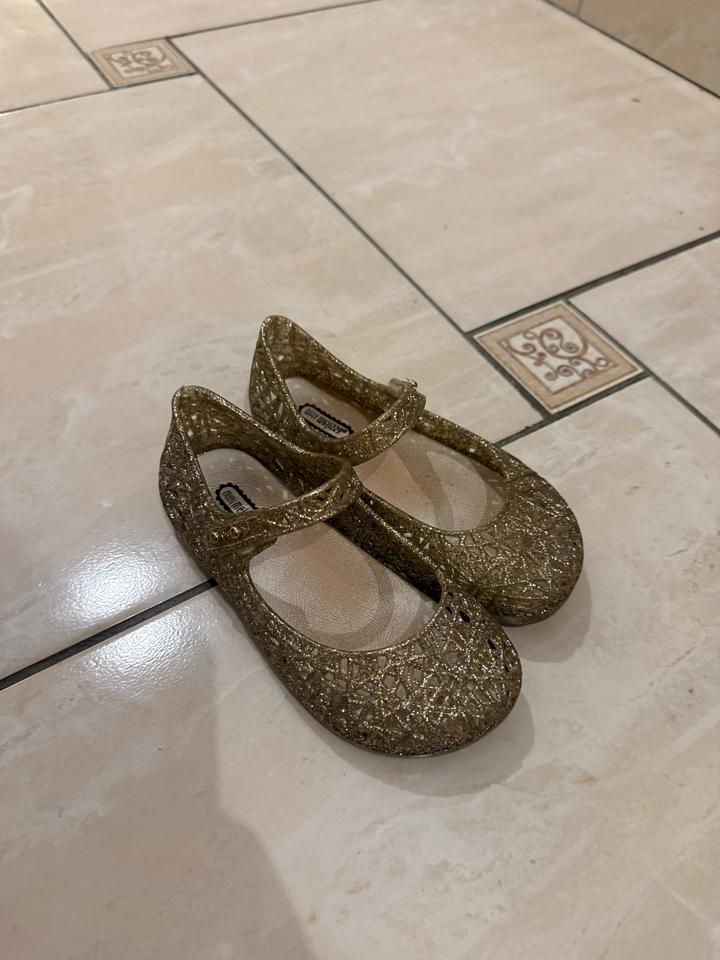 Нарядная обувь для девочки