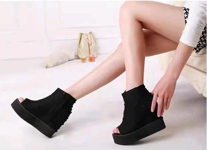 Новые ботильоны 37 р на платформе 12 см туфли ботинки черные с открытым носком