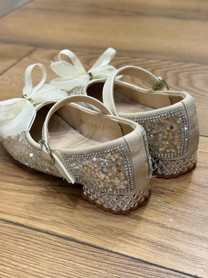 Детские туфли