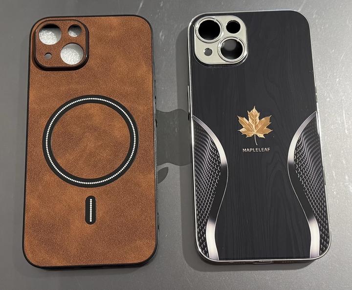 Новые чехлы на iPhone 14 - цена за 2 чехла