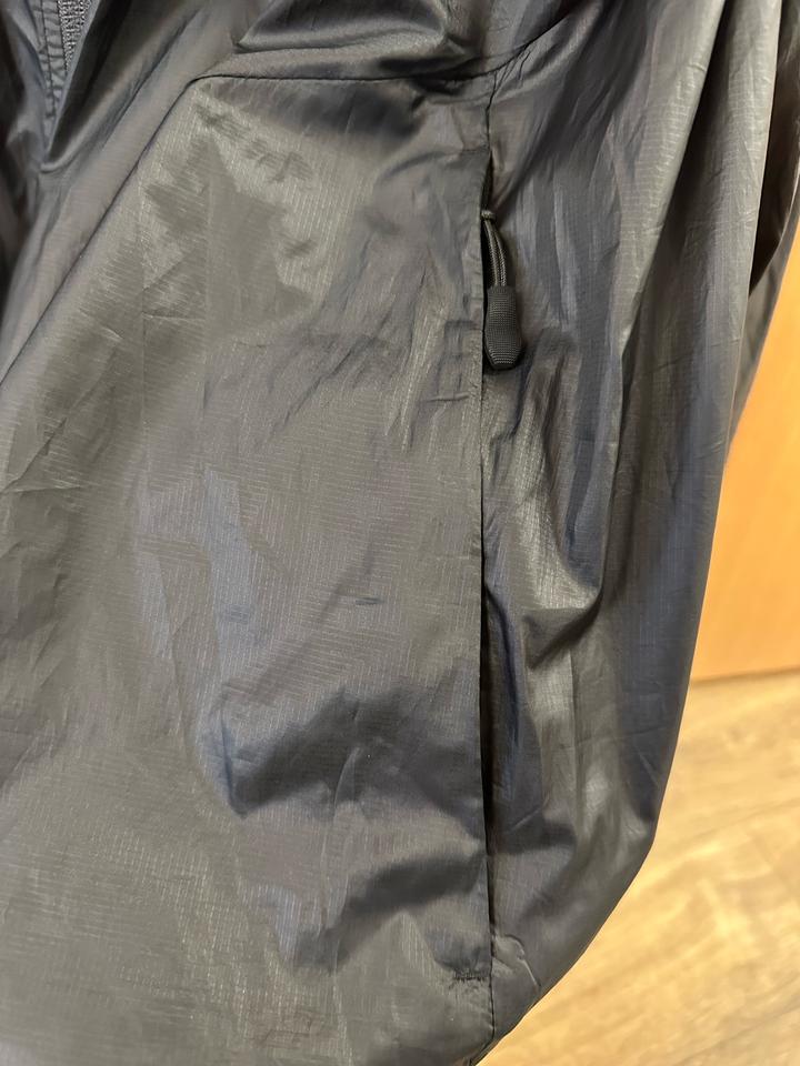 Легкая ветровка H&M