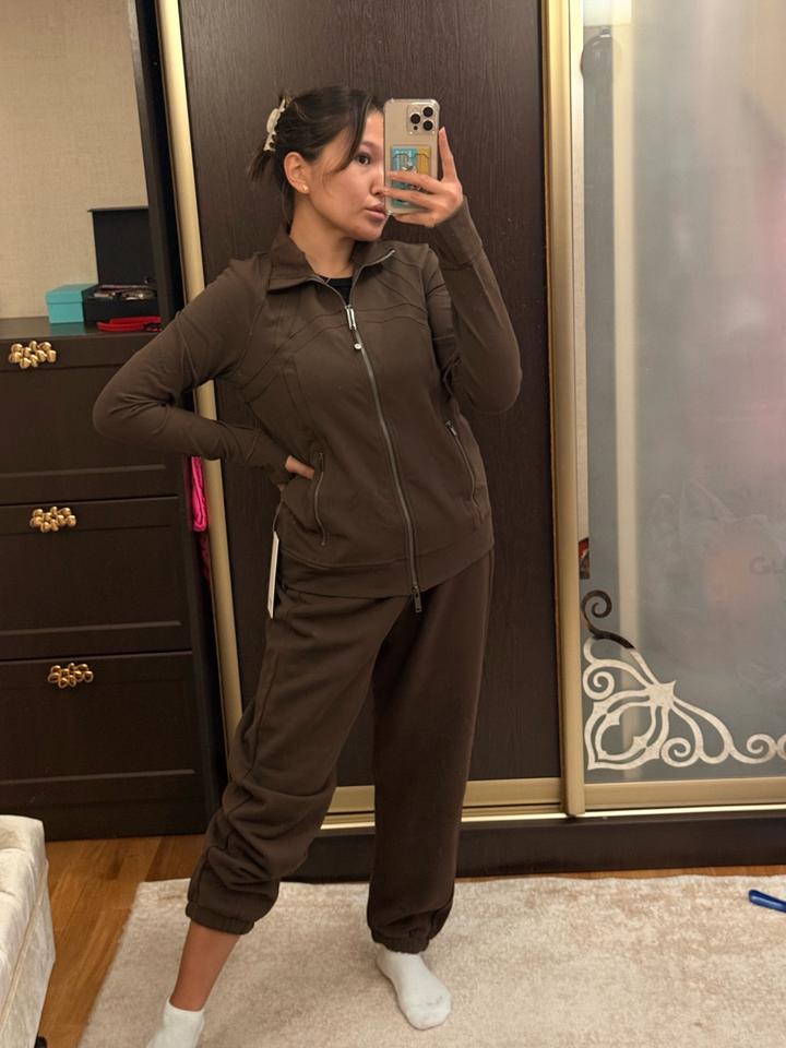 Двойка Lululemon