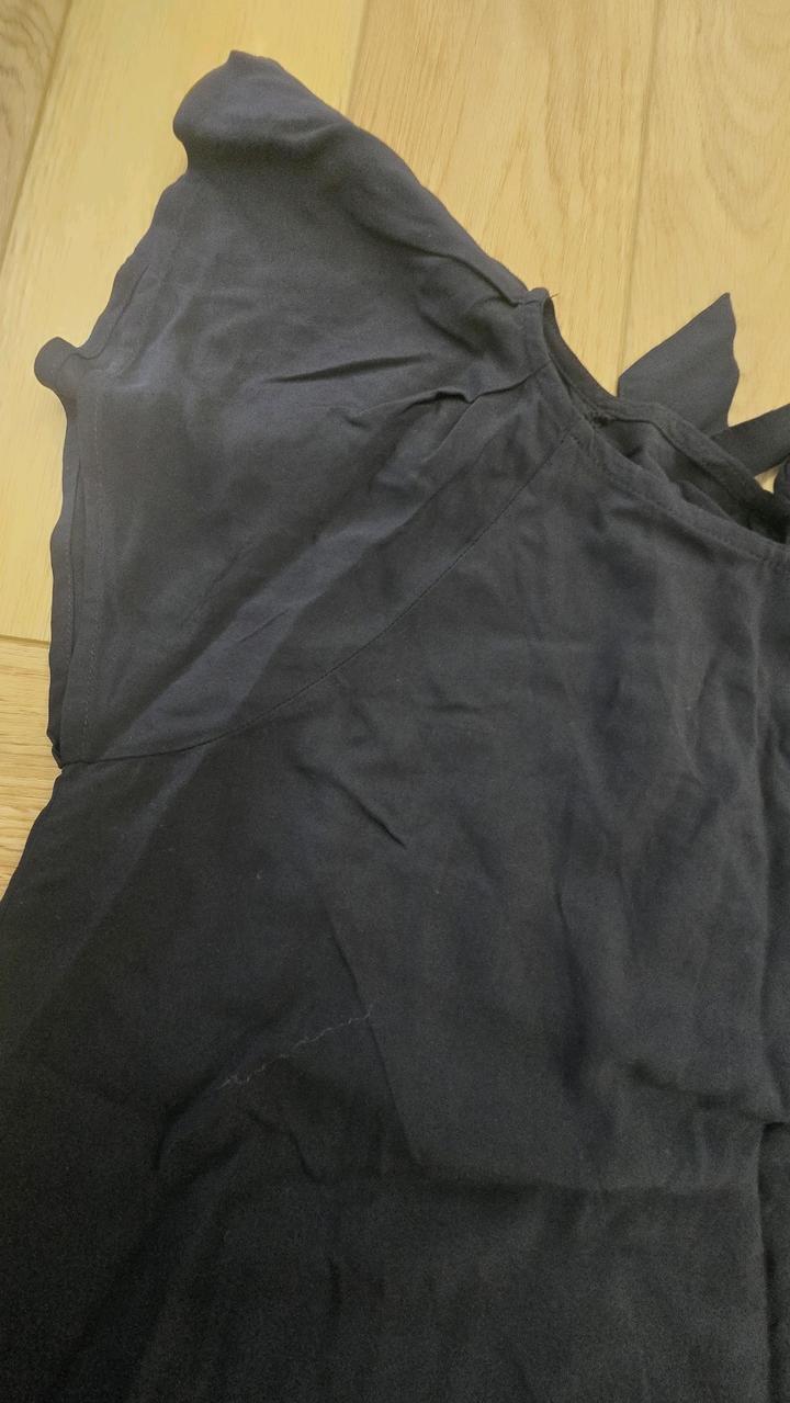 Черная кофта на лето от MANGO