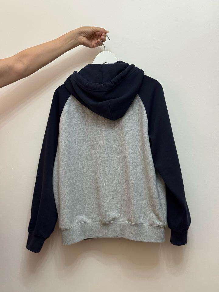 Двойка WHO.A.U