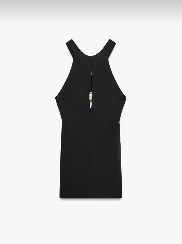 Черное мини-платье от бренда Zara