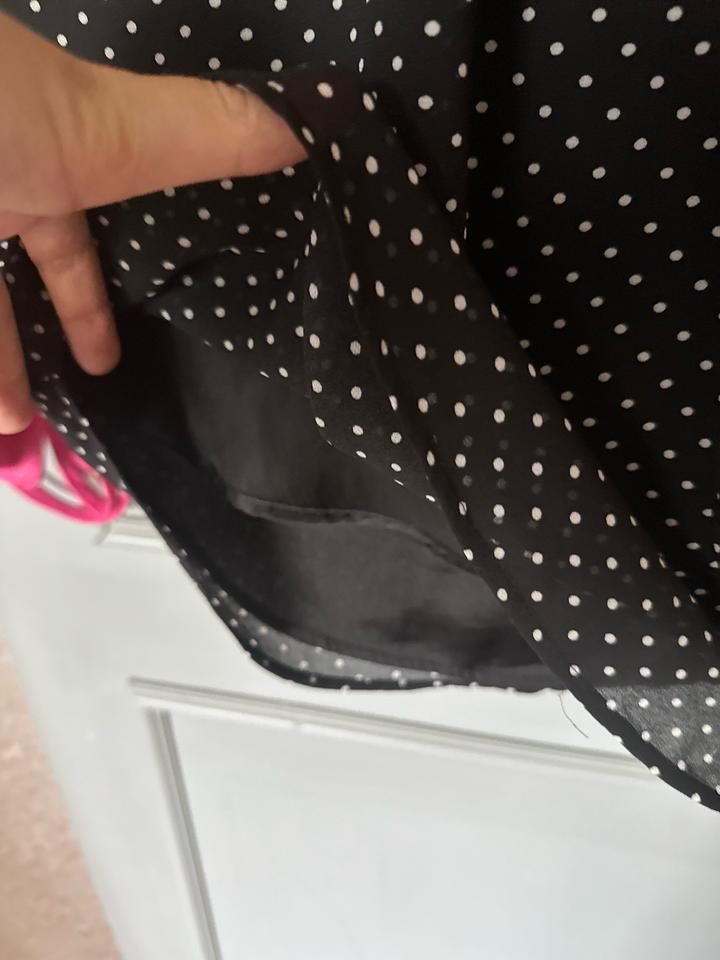 H&M платье в горох с плиссировкой и поясом