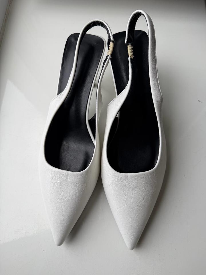 Туфли молочные