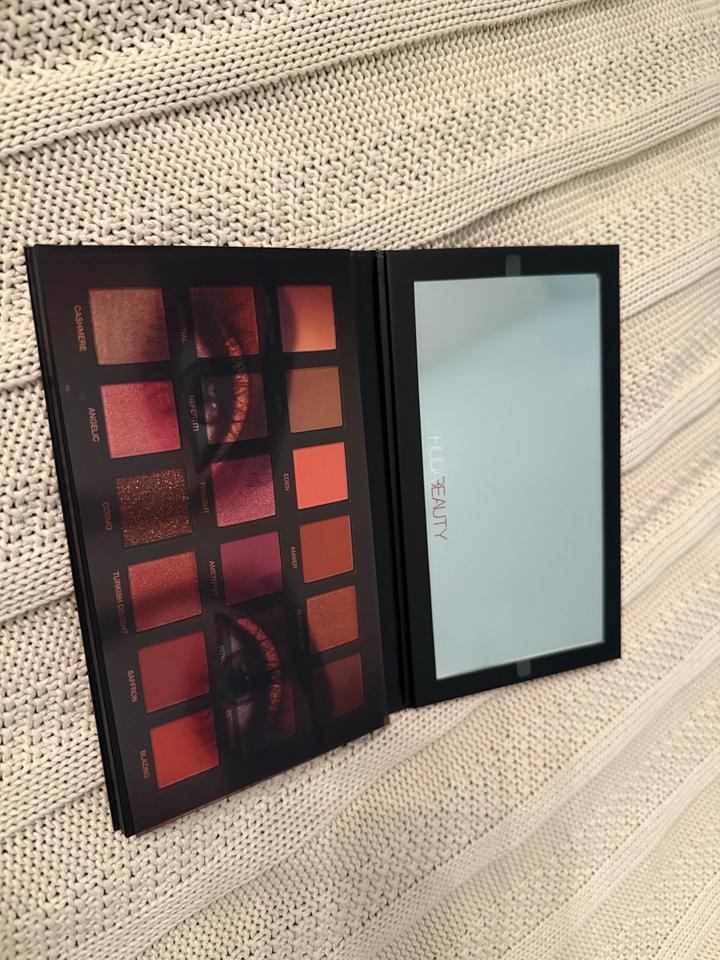 Huda Beauty тени для глаз