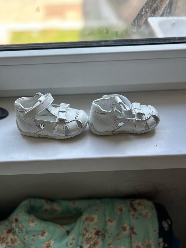 Босоножки Perlina