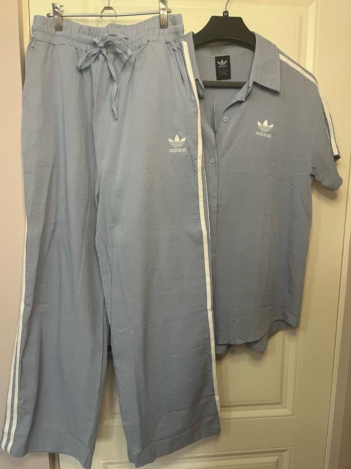Женский костюм adidas
