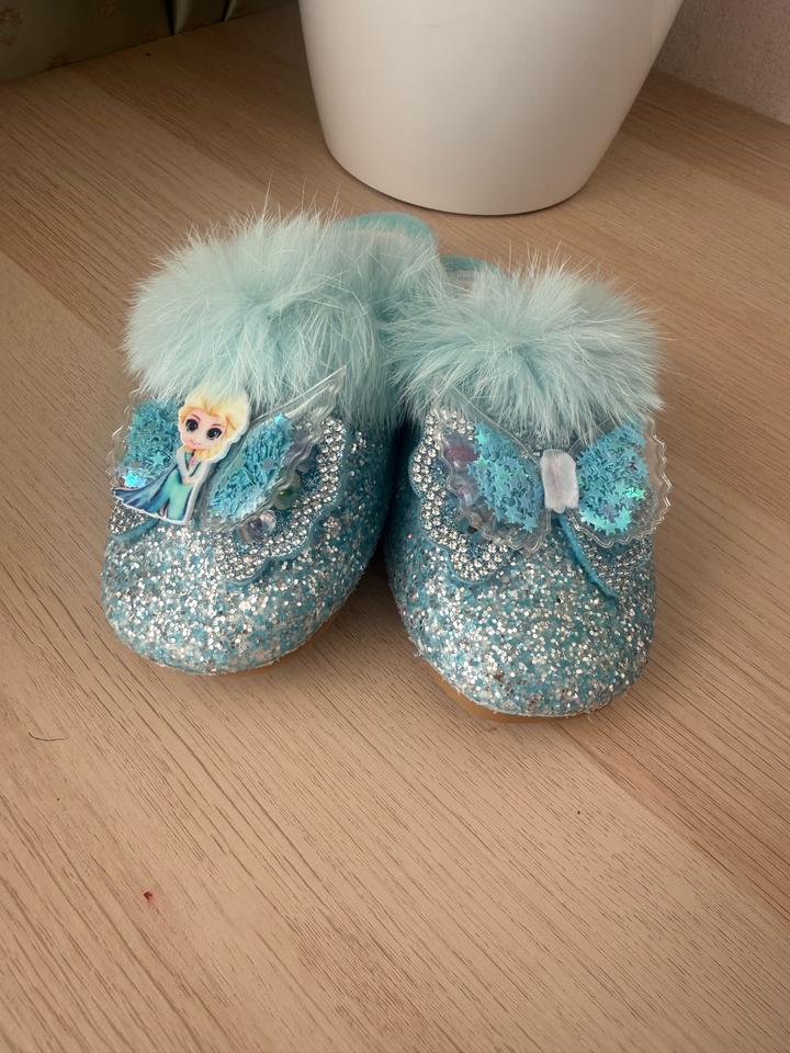 Кроссовки детские
