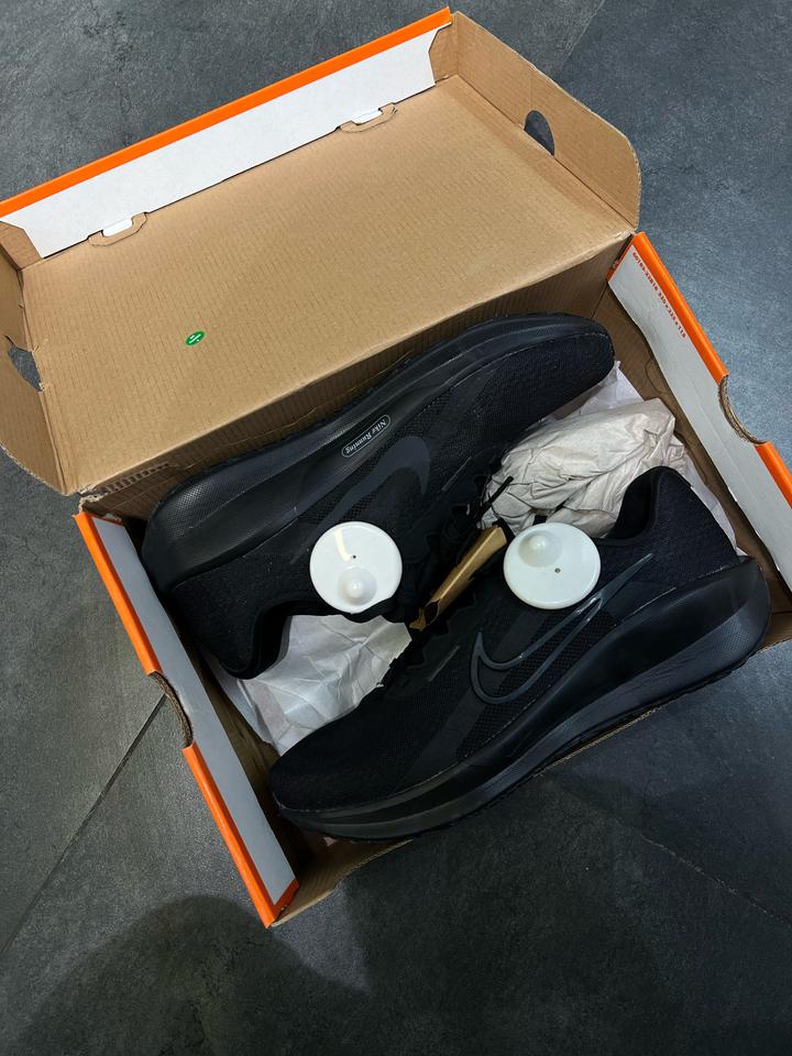 Кроссовки Nike