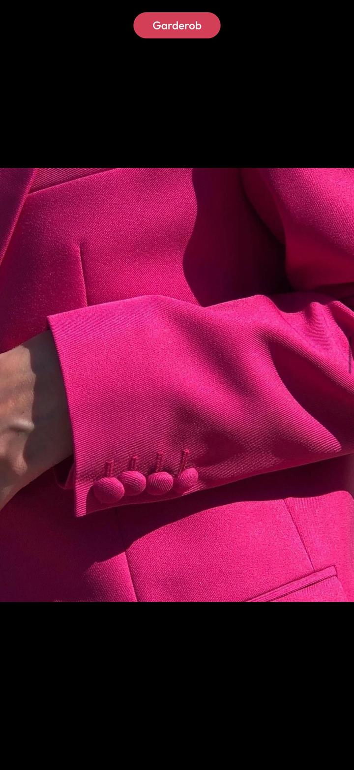 Костюм от Eternum оригинал розовый пиджак и юбка-шорты размер S