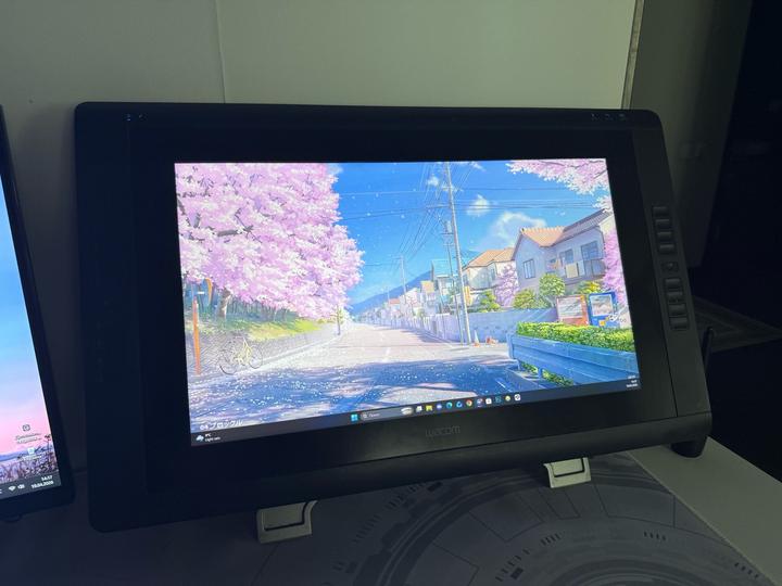 Wacom Cintiq 22HD DTK-2200 графический монитор\планшет
