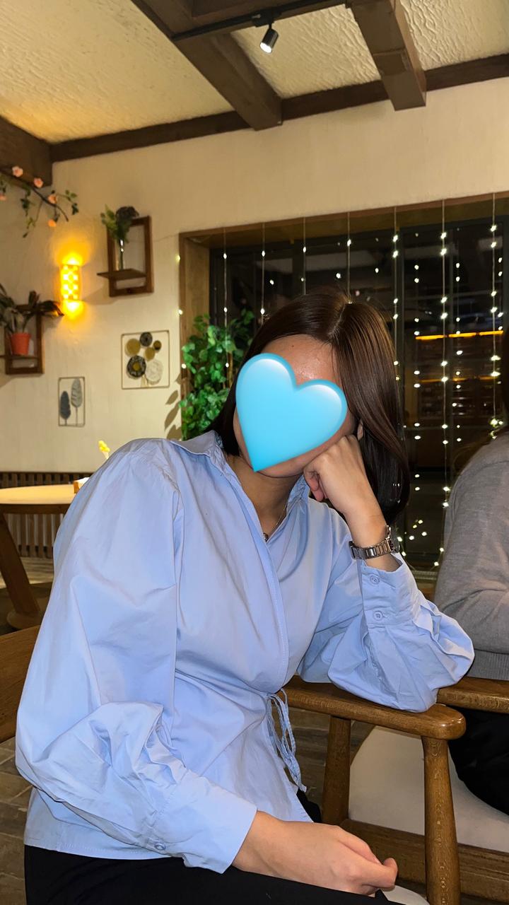 Рубашка с завязками.