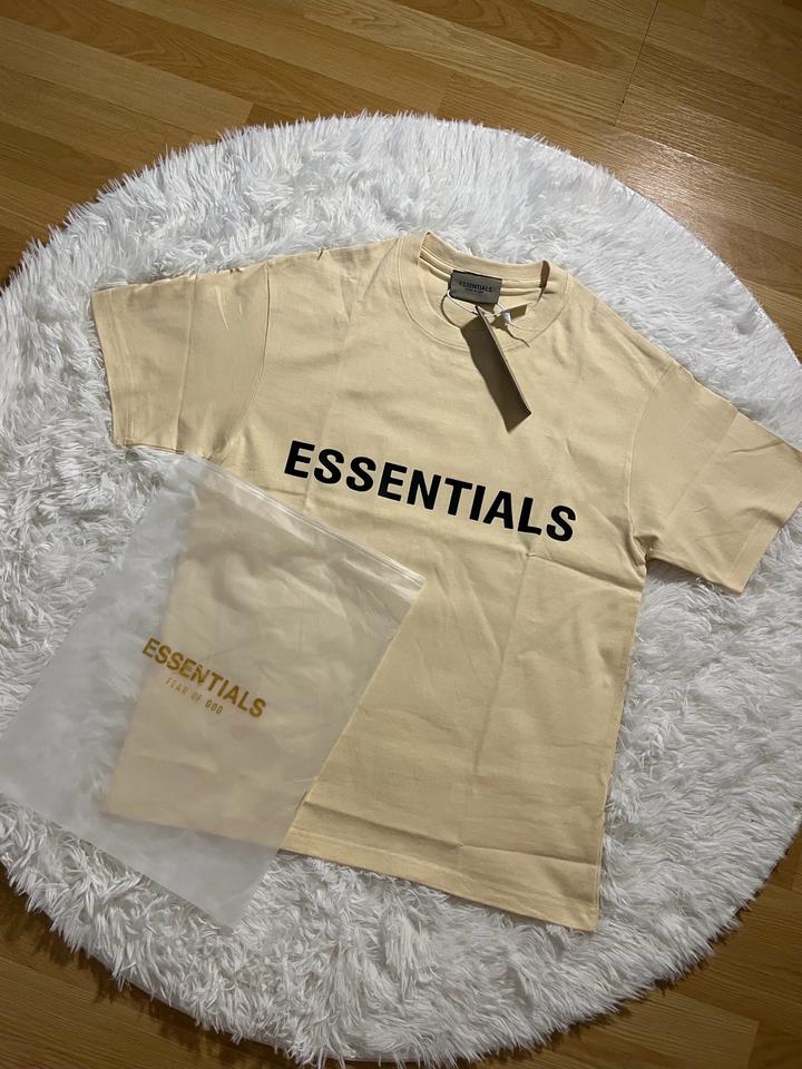 Футболка Essentials