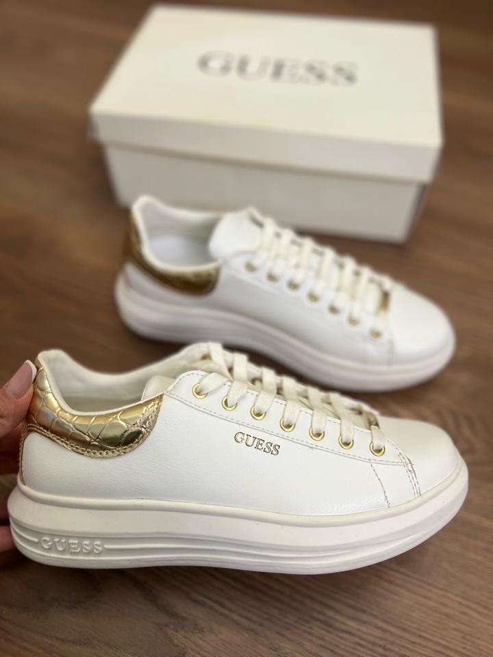 Кроссовки Guess