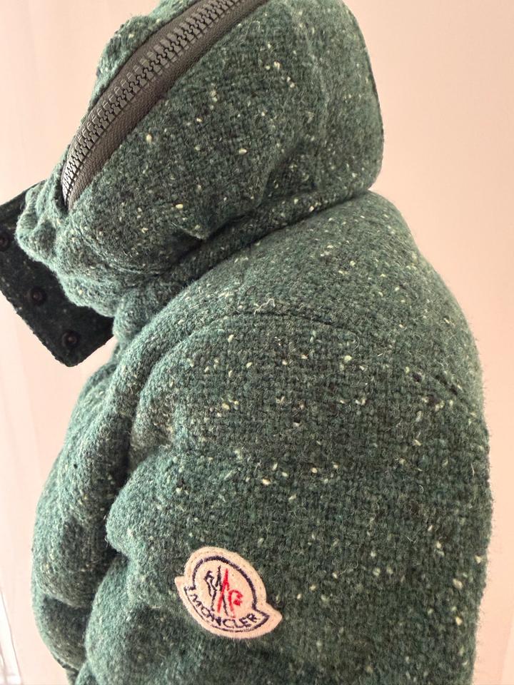 Пуховик жен. Moncler, размер xs