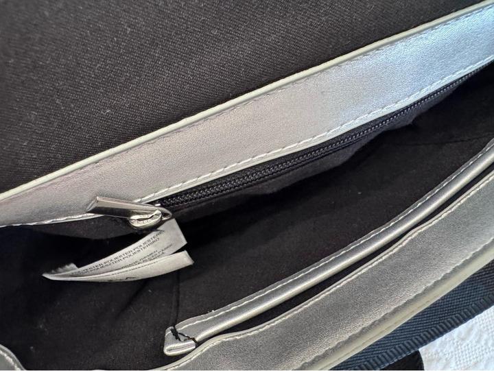 Сумка серебряная C&A