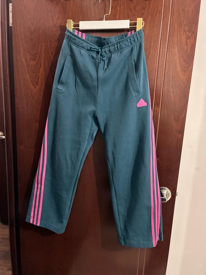 Спортивный костюм adidas