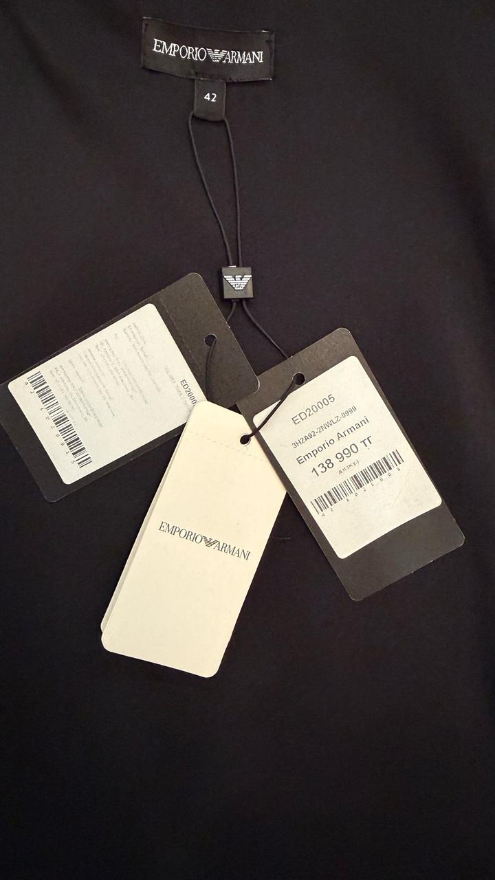 Черное платье с пайетками от Emporio Armani , оригинал