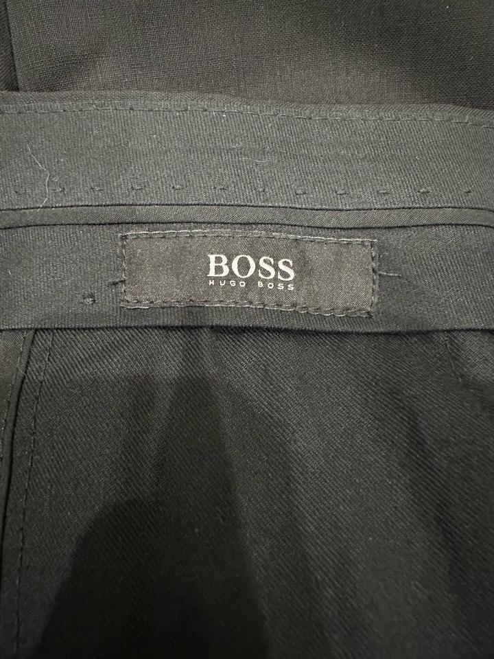Классический костюм с однобортным пиджаком HUGO BOSS