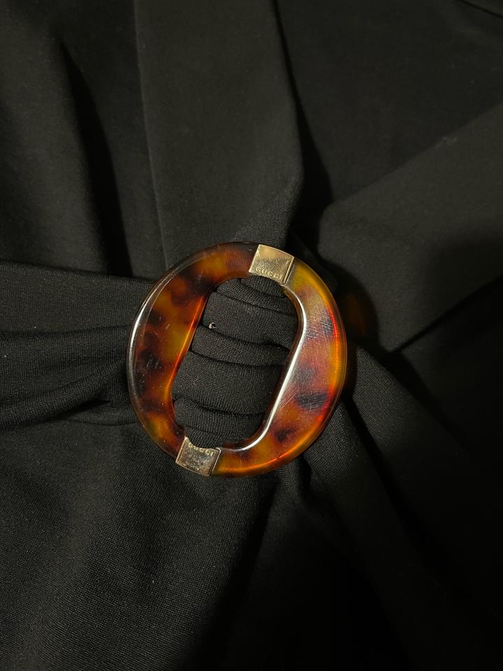 Черное платье Gucci