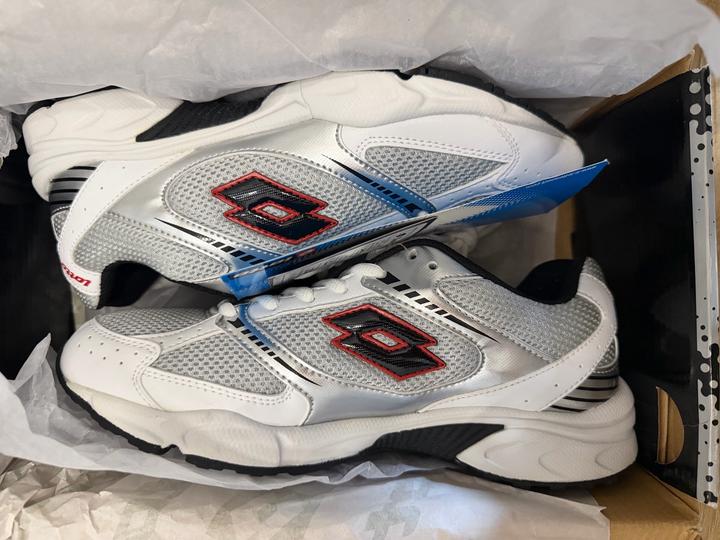 Кроссовки LOTTO,40 размера