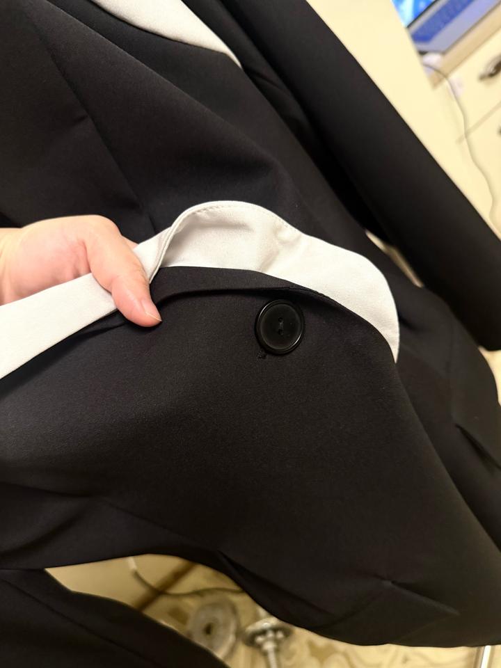 Черный пиджак