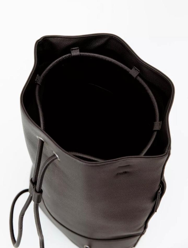 Стильный рюкзак. экокожа