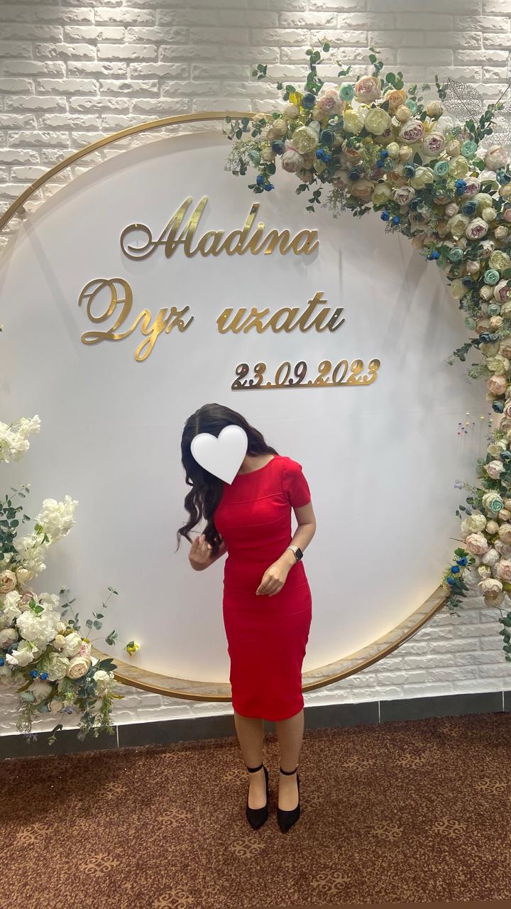 Красное платье
