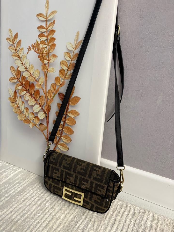 Коричневая сумка Fendi