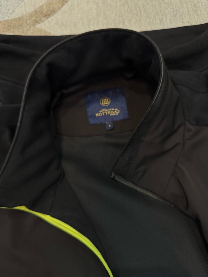 Продам спортивный костюм Botegga