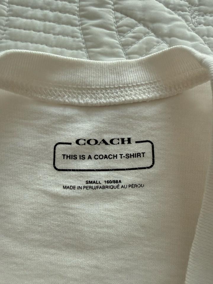 Белая футболка Coach