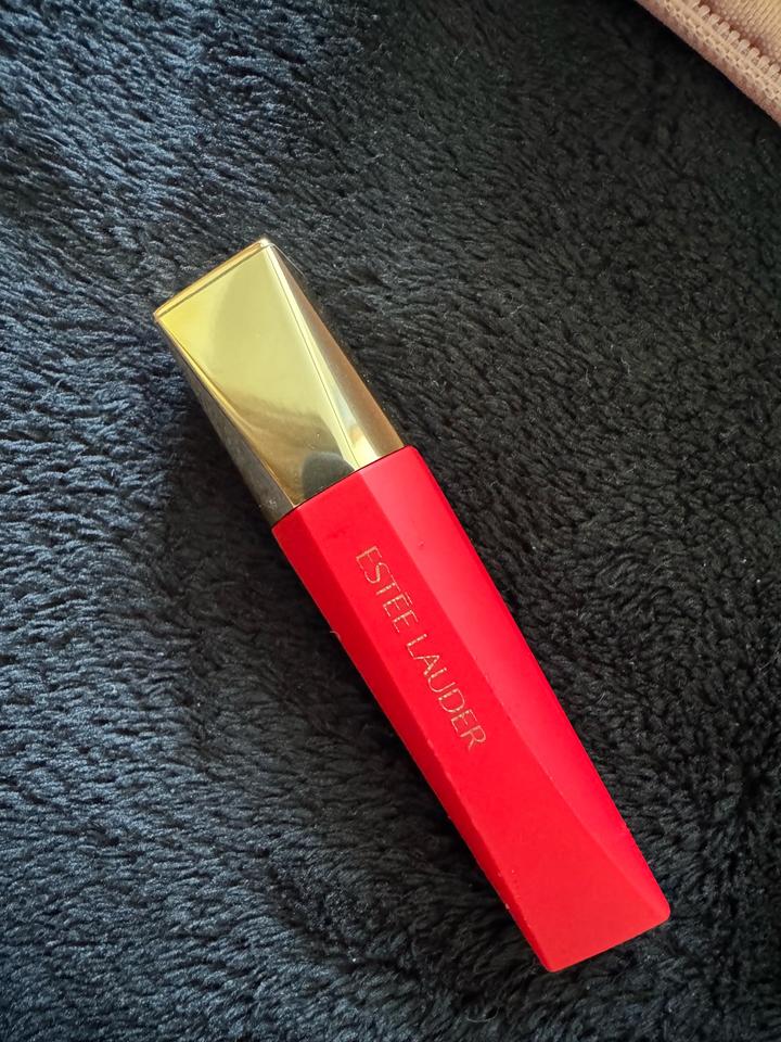 Матовая помада от Estee Lauder