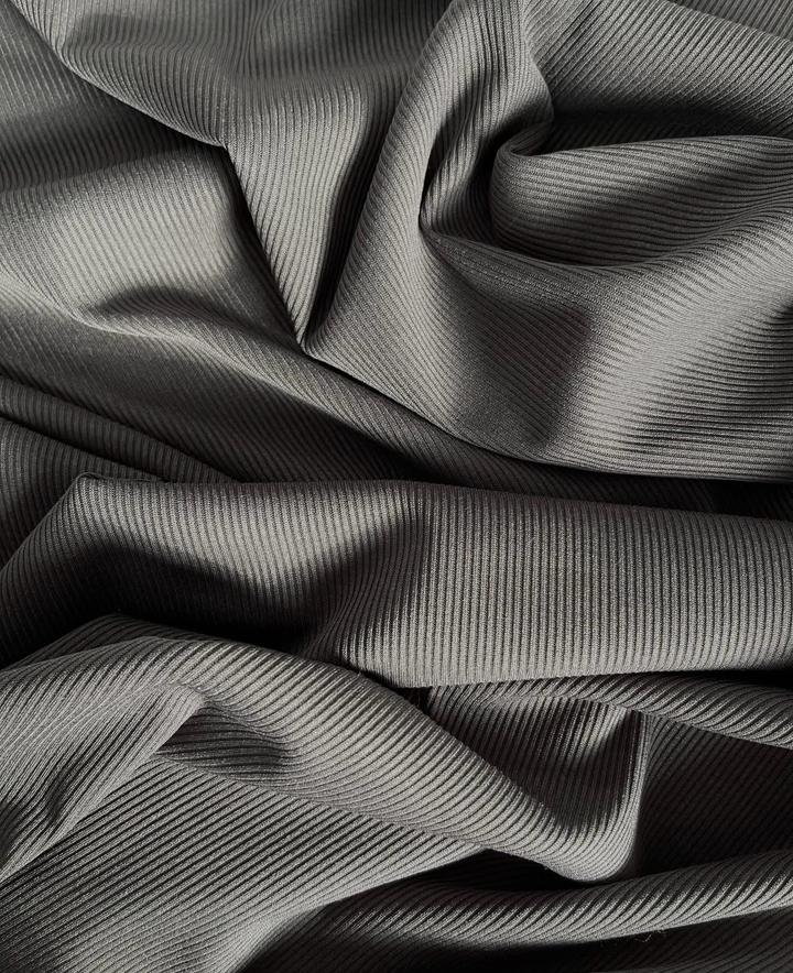 Платье со шнуровкой на спине, цвета графит