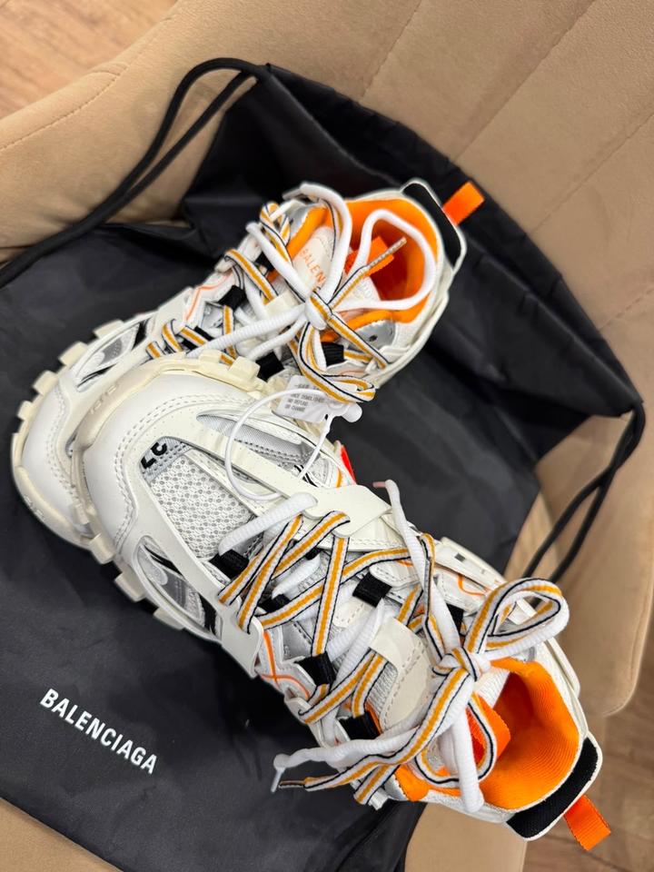 Стильные кроссовки Balenciaga