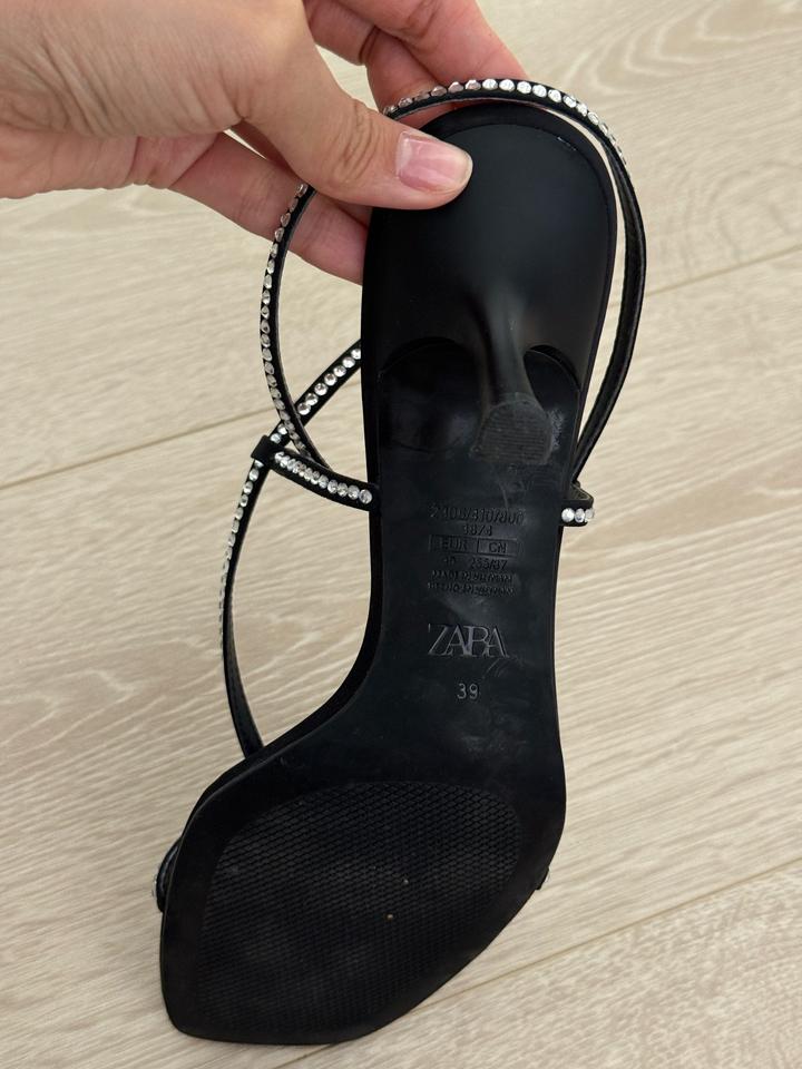Босоножки Zara